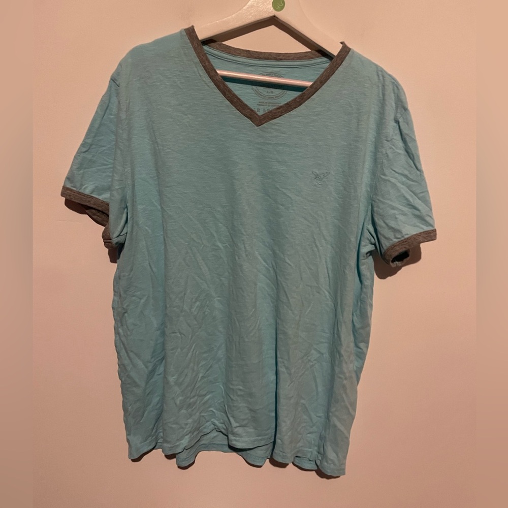 Men's‎ Heathered light blue/ grey AEO v-neck Tshirt Large